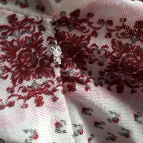 Red Pink Pattern Crochet Blouse - Picture 7 of 7
